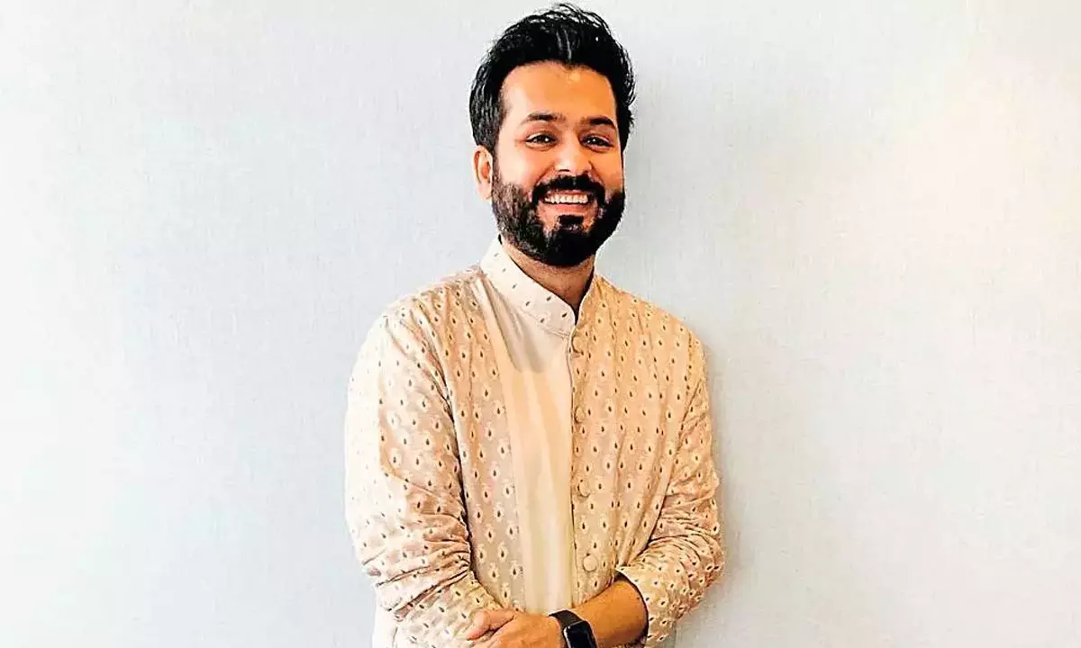 ఆఫ‌ర్ కోసం ధురంధ‌ర్‌ డైరెక్ట‌ర్ వెంట‌ప‌డిందా?