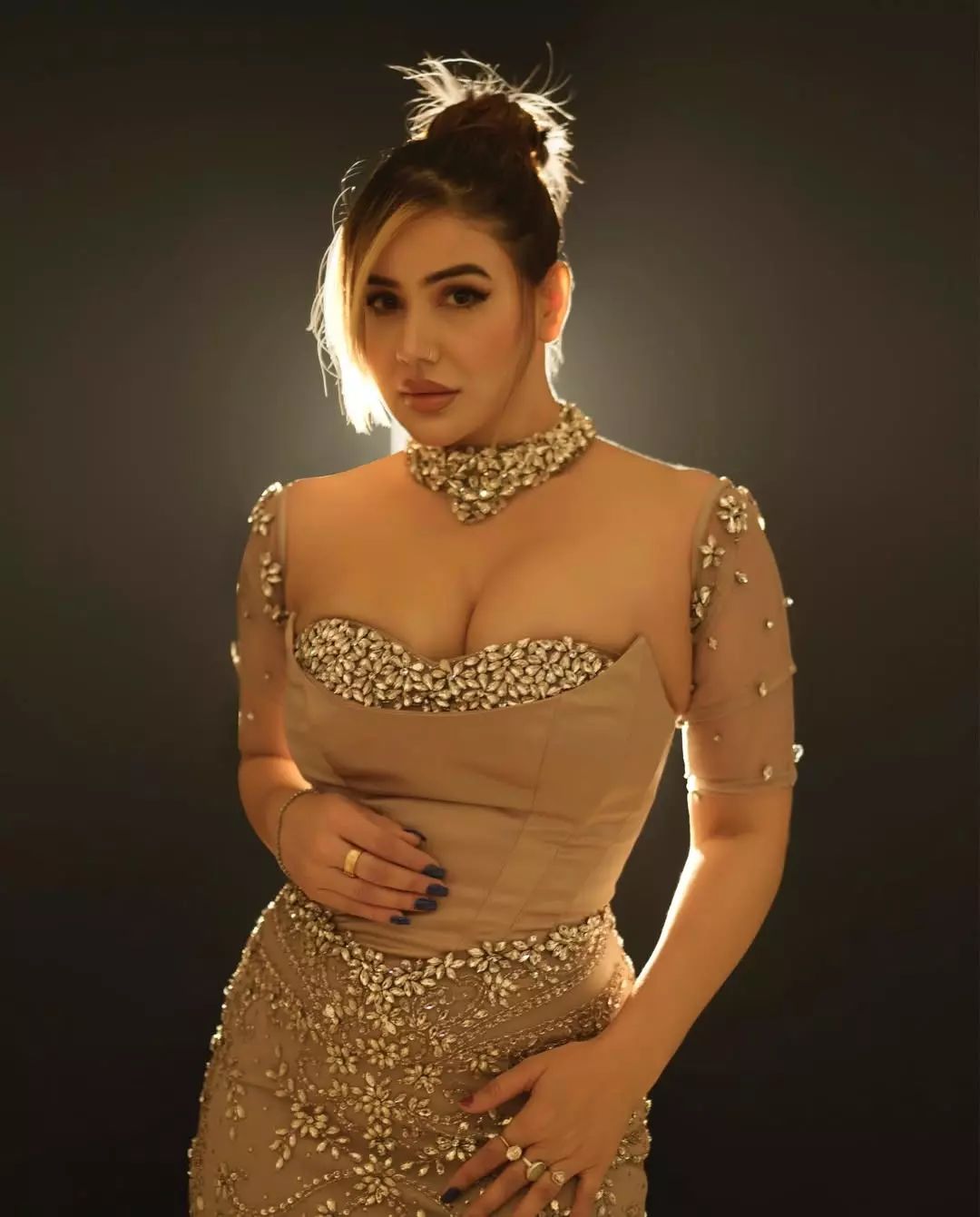 Kangna Sharma Goes Raw&Unfiltered in Daring Gown – A Bold Glam Moment!