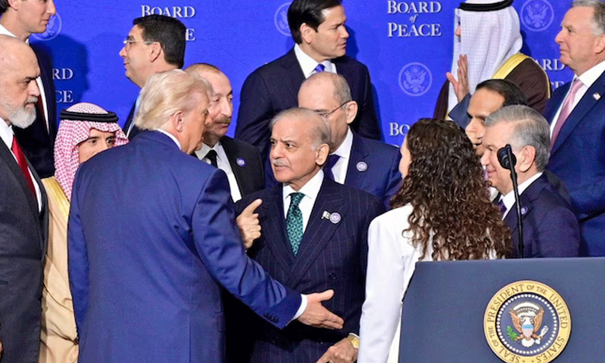 మ్యాన్ ఆఫ్ పీస్.. ట్రంప్ పై పాక్ PM ప్రశంసలు.. ఎంత కాకా పట్టినా నో యూజ్!