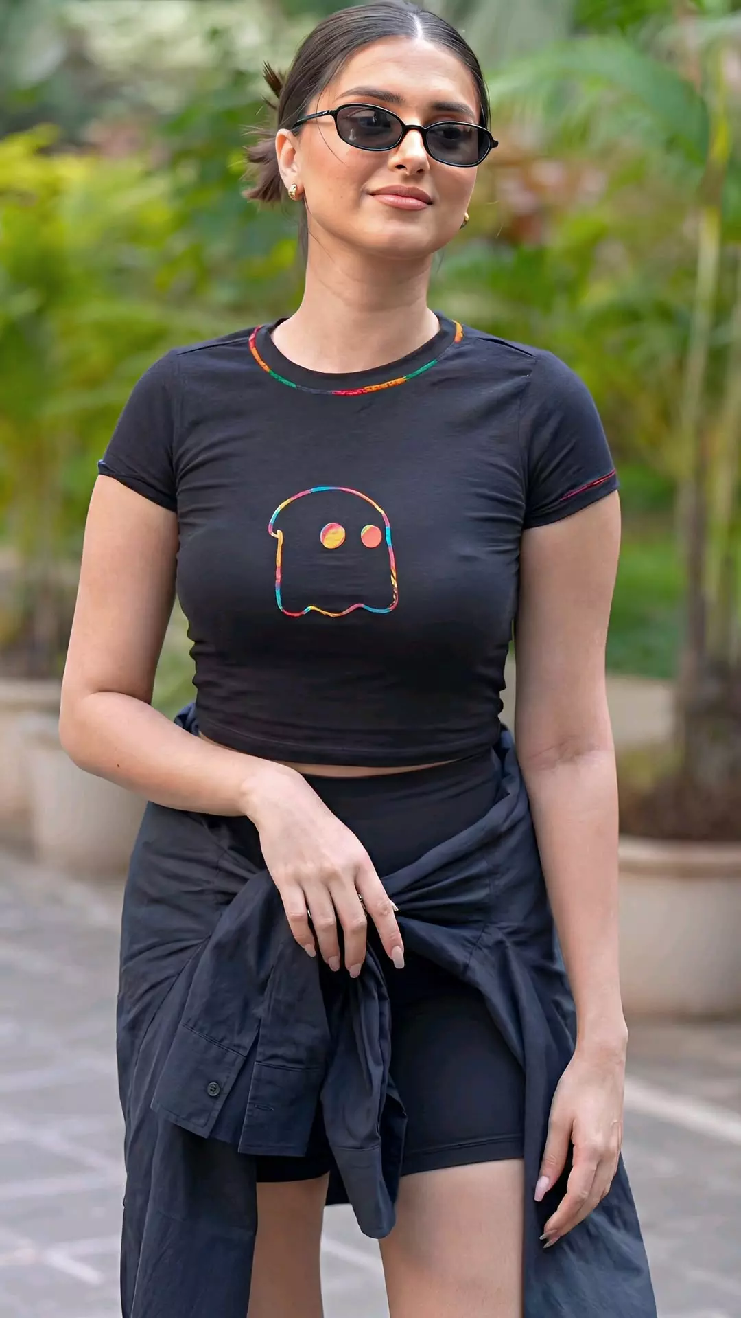 Tara Sutaria Radiates Effortless Charm in Black Ensemble Tara Sutaria Radiates Effortless Charm in Black Ensemble