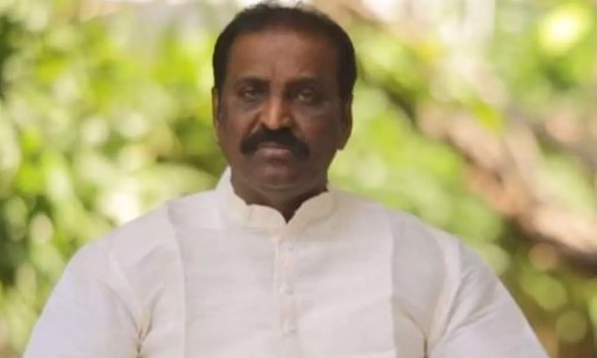 వేధించిన వ్య‌క్తికి జ్ఞాన‌పీఠ్.. వైర‌ముత్తుపై విమ‌ర్శ‌ల ఝ‌డివాన‌