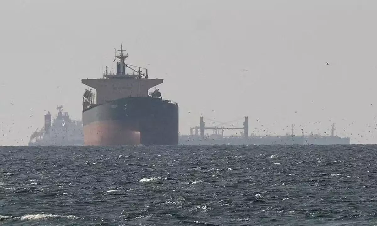 యుద్ధం మధ్యలోంచి ఎల్పీజీ తీసుకొచ్చింది.. అదీ భారత్ అంటే?