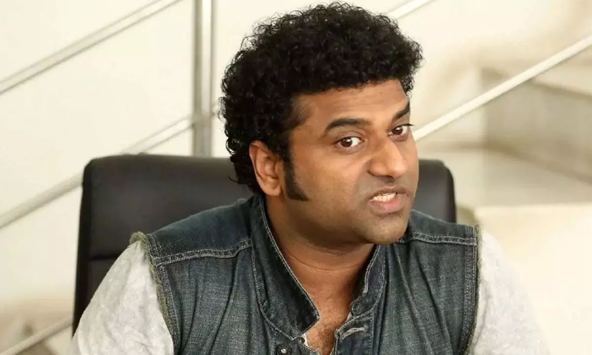 దేవి సినిమాలకే ఎందుకిలా జరుగుతోంది? దేవి సినిమాలకే ఎందుకిలా జరుగుతోంది?