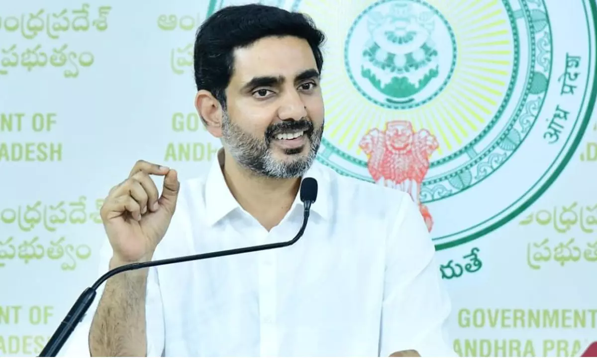 ఫ్రెండ్లీ లోకేష్ : మిత్రుల మనసు గెలుచుకుంటున్నారు  !