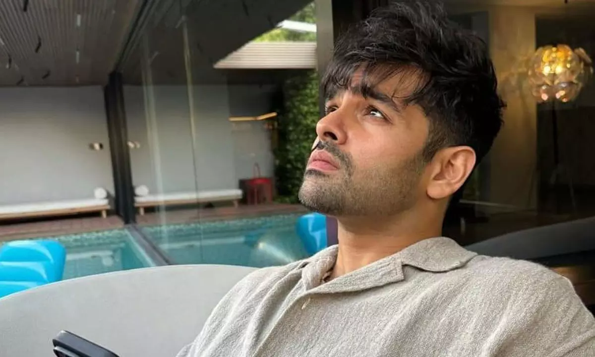 నాలుగు క‌థ‌ల‌కు డైరెక్ట‌ర్ల‌ను సెట్ చేసే ప‌నిలో హీరో!