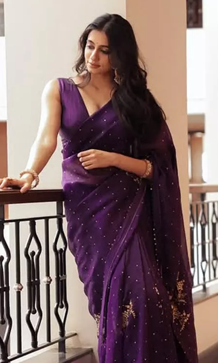 Maanasa Choudhary Shines in Elegant Saree