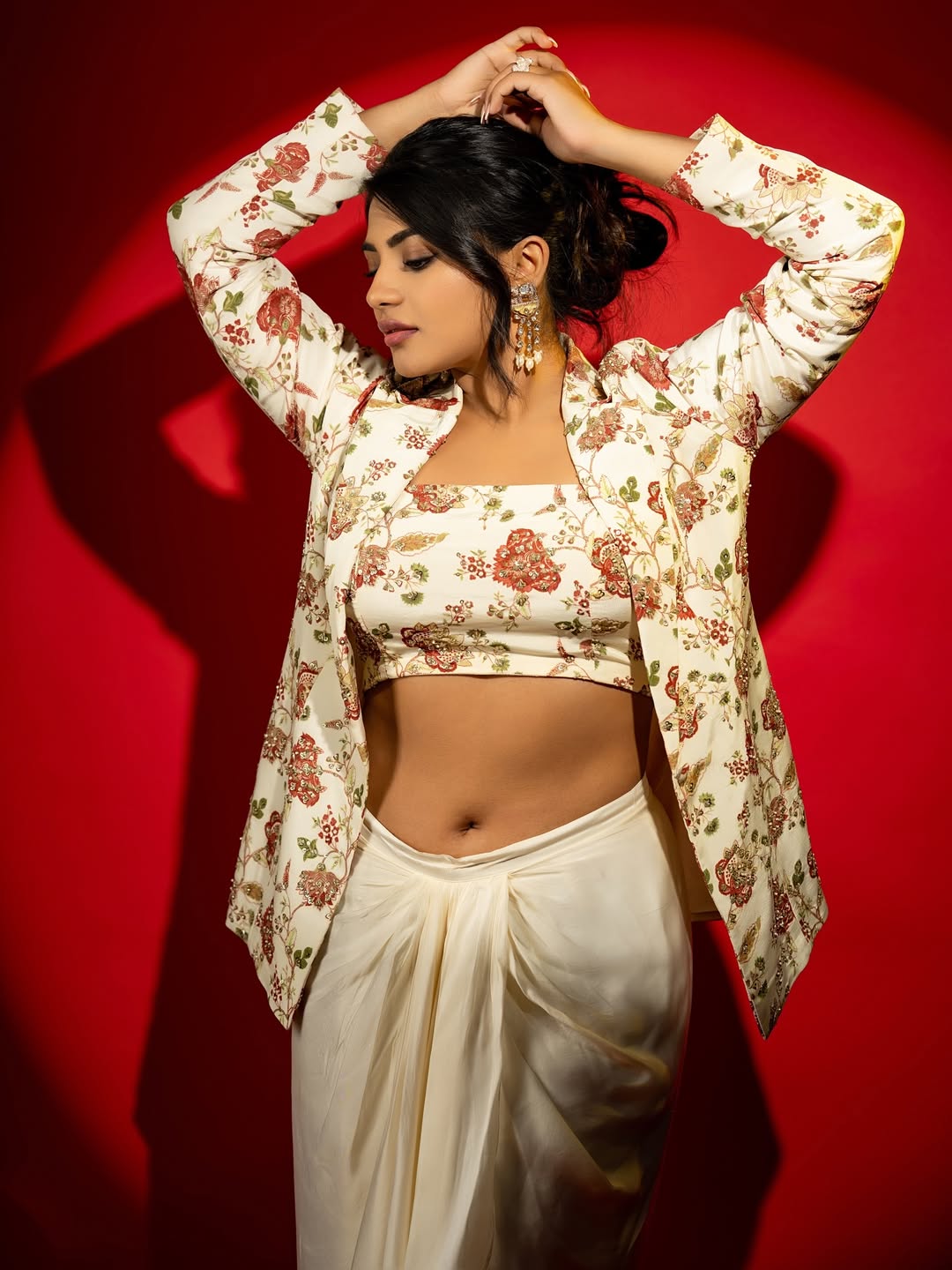 Nayan Sarika is Just Awesome In These Pics