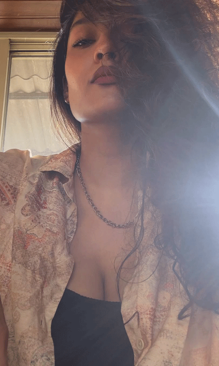 Ritika Singh Stuns With Sun Kissed Selfie Fans Love Her Natural Charm