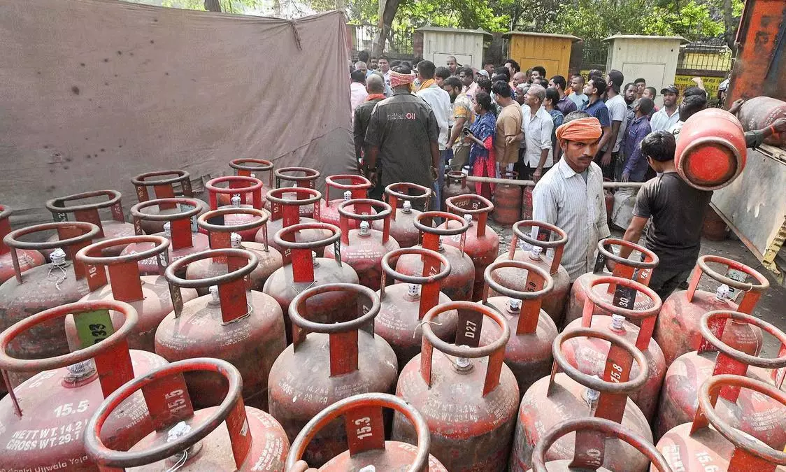 ఏపీలో గ్యాస్ ఎన్ని రోజులకు సరిపోతుంది ?