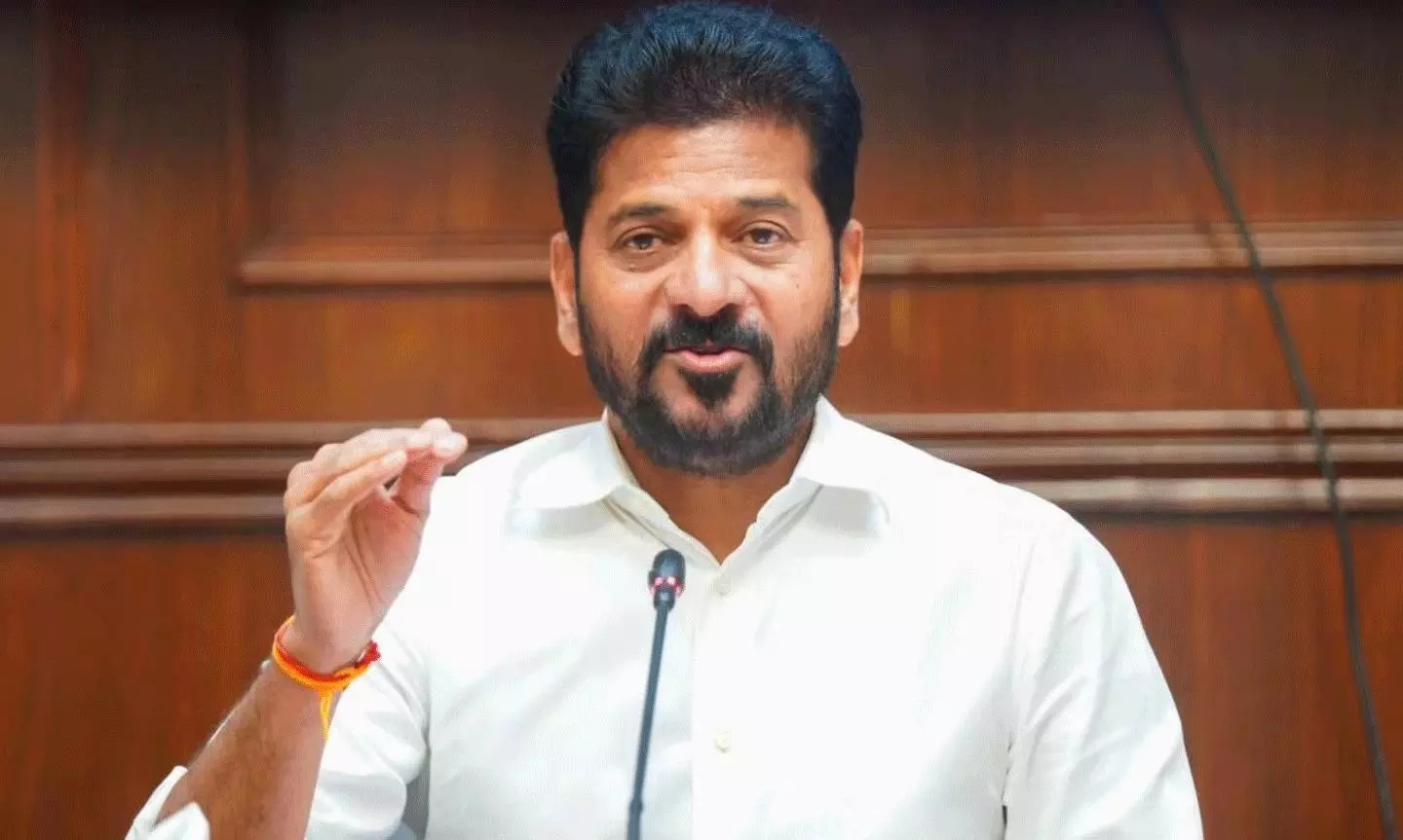 వారి పోటీతోనే కేసీఆర్ పరేషాన్...రేవంత్ సంచలన వ్యాఖ్యలు !