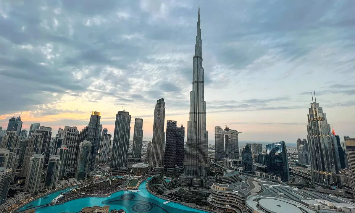 సంక్షోభ సంకేతాలు : దుబాయ్ ఆర్థిక వ్యవస్థకు పెను ముప్పు?