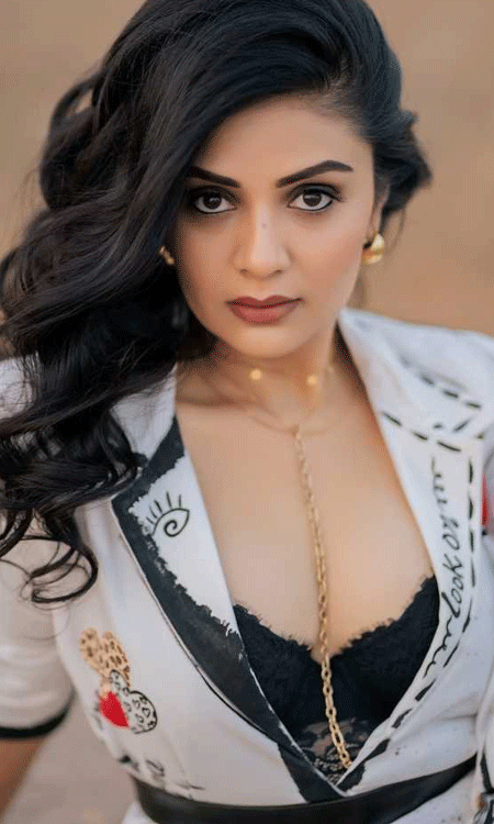 Sreemukhis Bold Madness: MAD FOR EACH OTHER Vibes