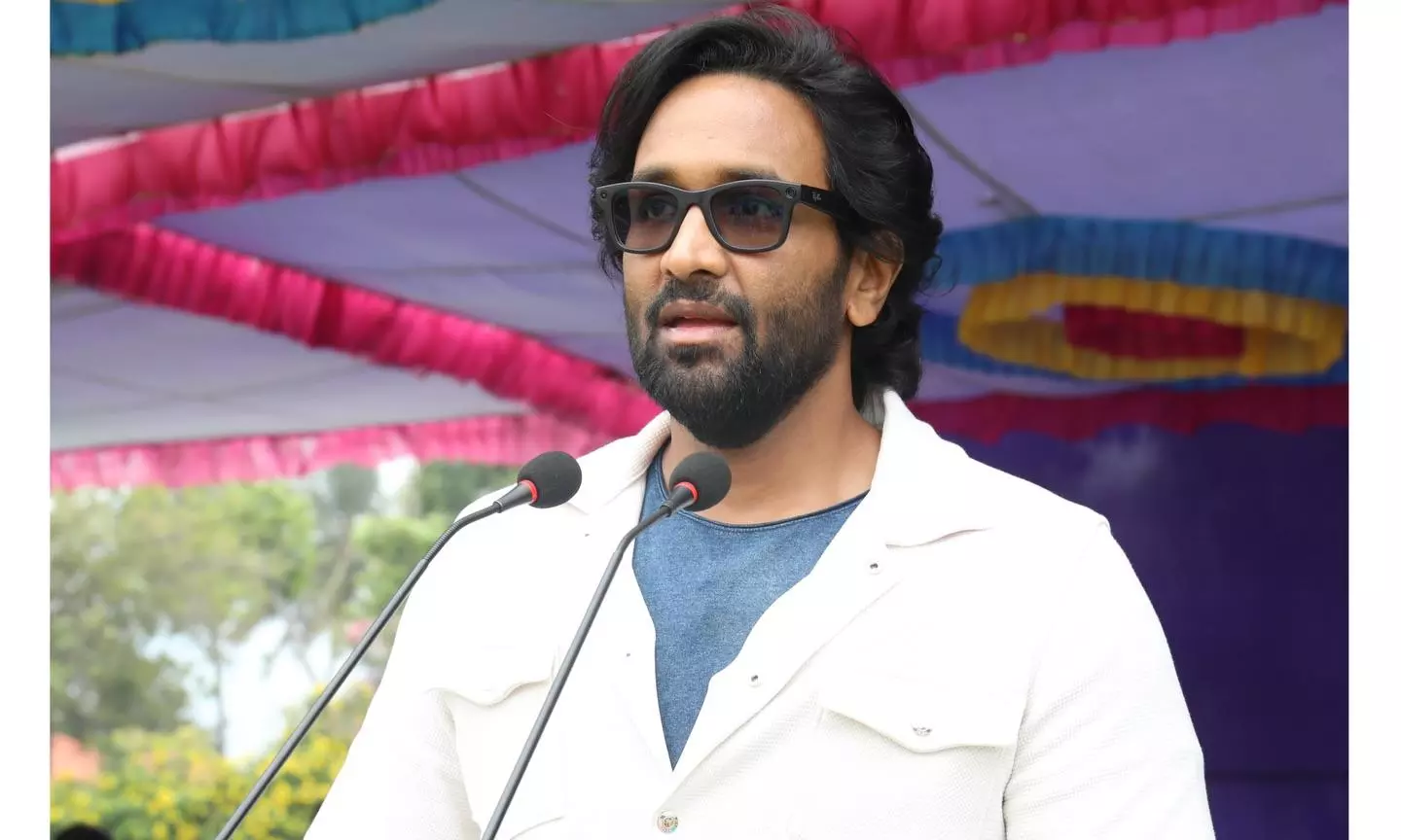 రాజకీయాల్లోకి నటీమణులను లాగడం అసభ్యకరం: మంచు విష్ణు ఆవేదన