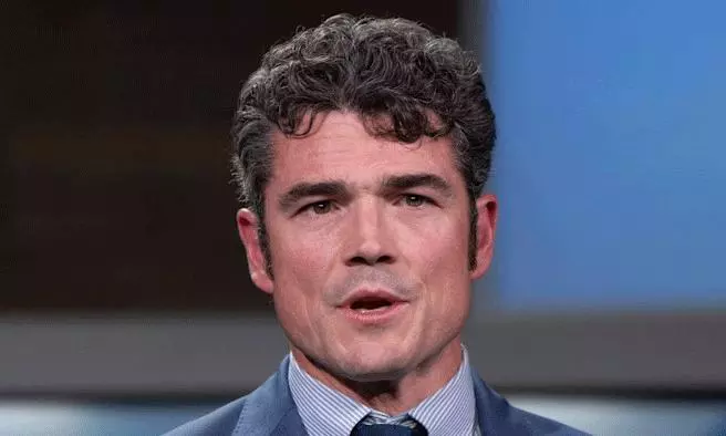 ట్రంప్ కి భారీ షాక్-ఇంటెలిజెన్స్ చీఫ్  రాజీనామా