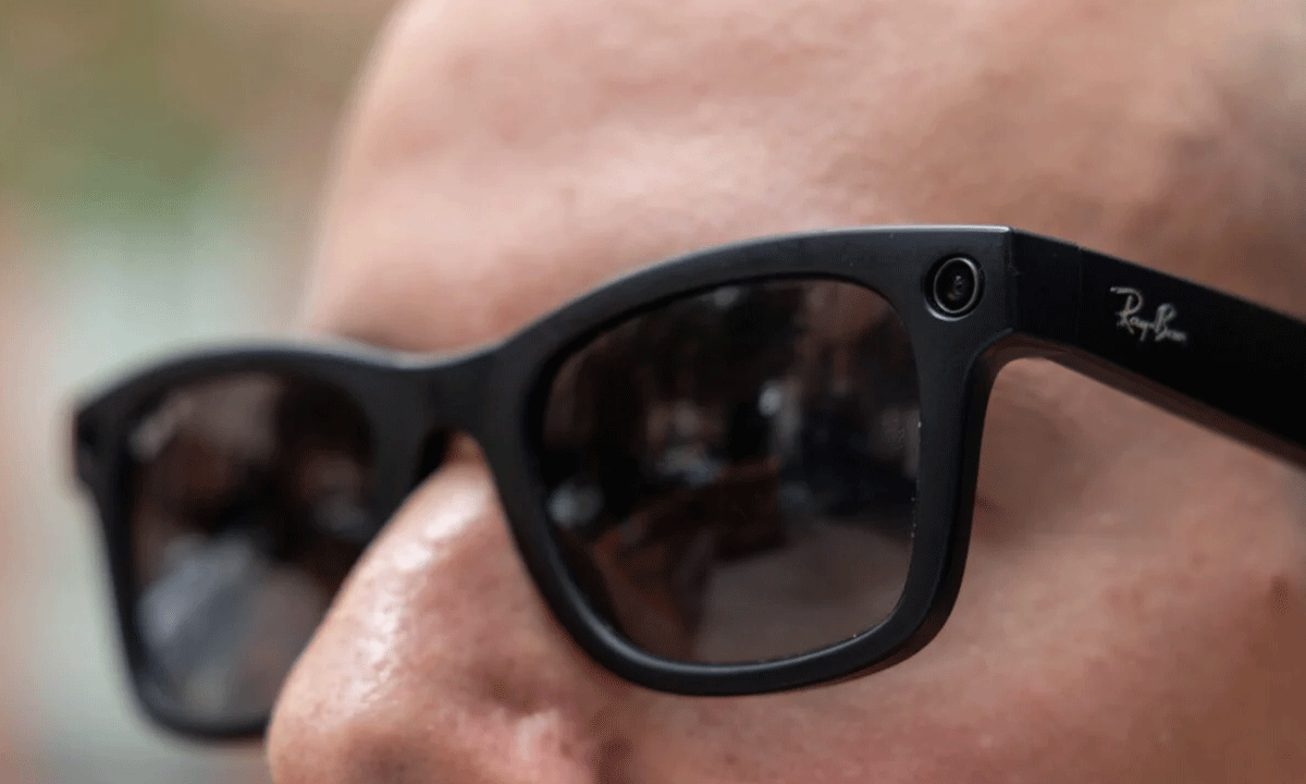 టెక్ ప్రపంచంలో సంచలనం: AI గ్లాసెస్ వల్ల ప్రమాదంలో ప్రైవసీ? మెటాకు షాక్