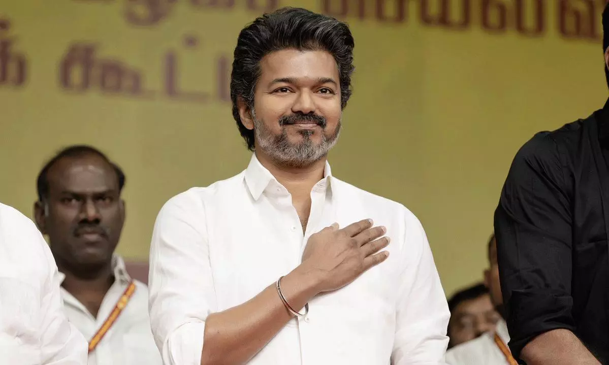 విజయ్ సంచలన ప్రకటన.. తమిళ రాజకీయాల్లో కొత్త మలుపు!