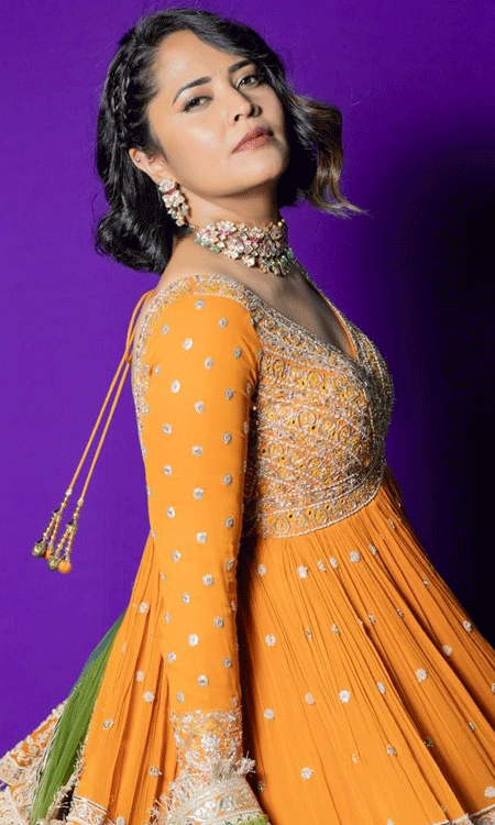 Anasuya Bharadwaj Shares Ugadi Wishes in Her Unique Style