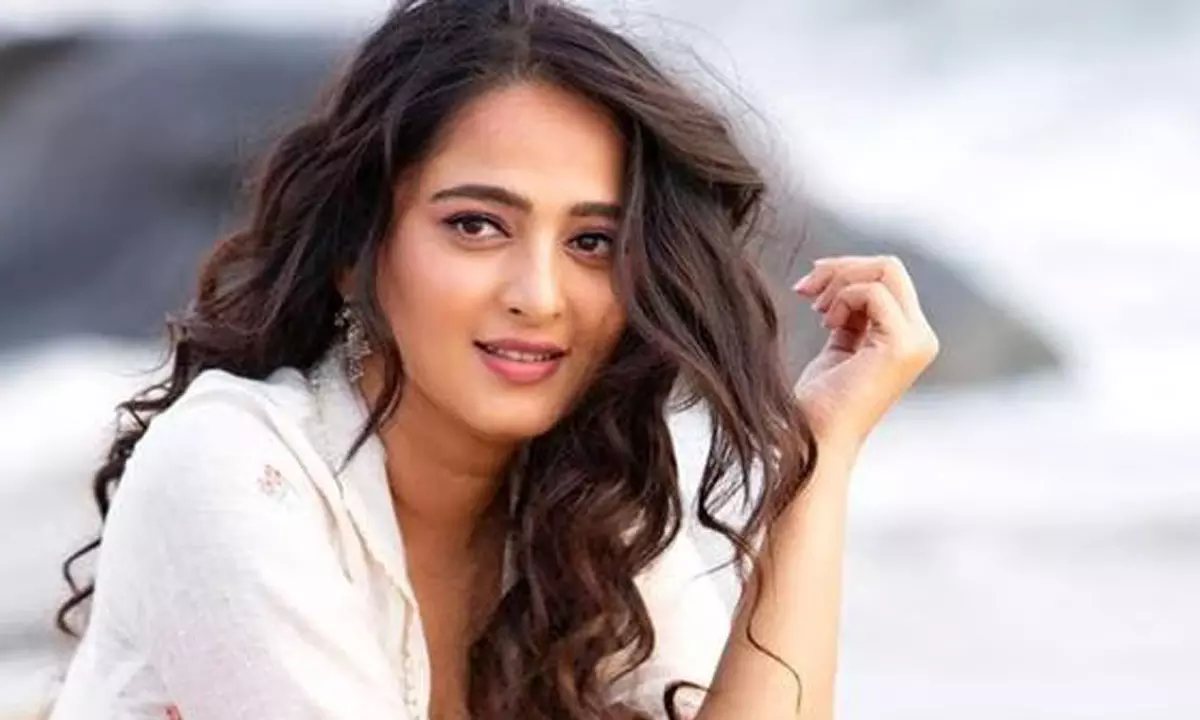 ఇలా రాసేది జ‌ర్న‌లిజం కాదు.. పెళ్లి పుకార్ల‌పై అనుష్క సీరియ‌స్!