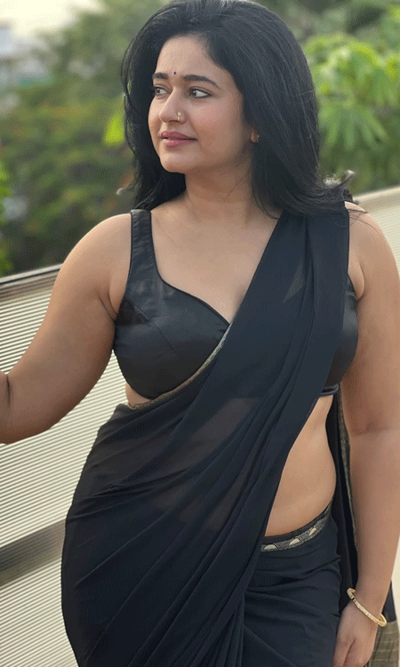 Poonam Bajwa Shines in Classic Saree Look