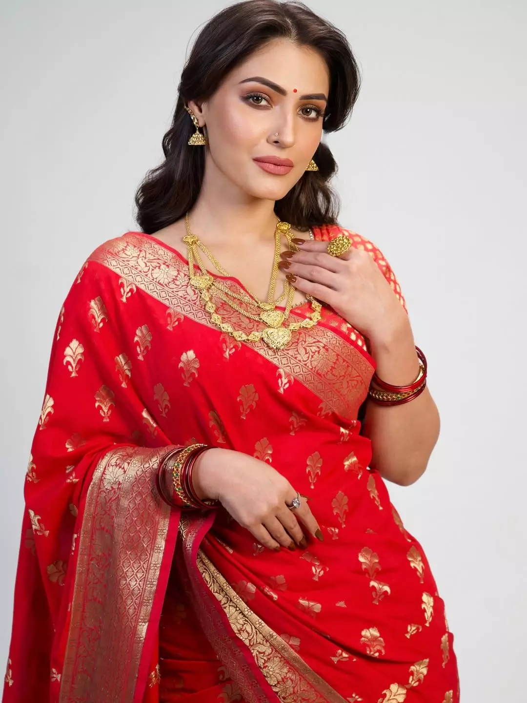 Shivangi Vermas Traditional Red Saree Look