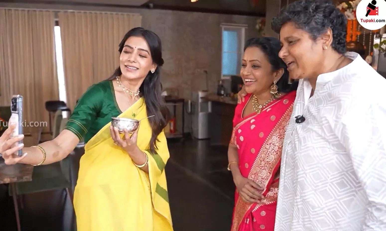 హాయ్ బాబూ! సామ్ ఇలా ఎవ‌రిని పిలుస్తుందో తెలుసా?