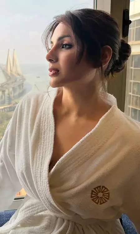 Samyuktha Menons Glamorous Off-Screen Look