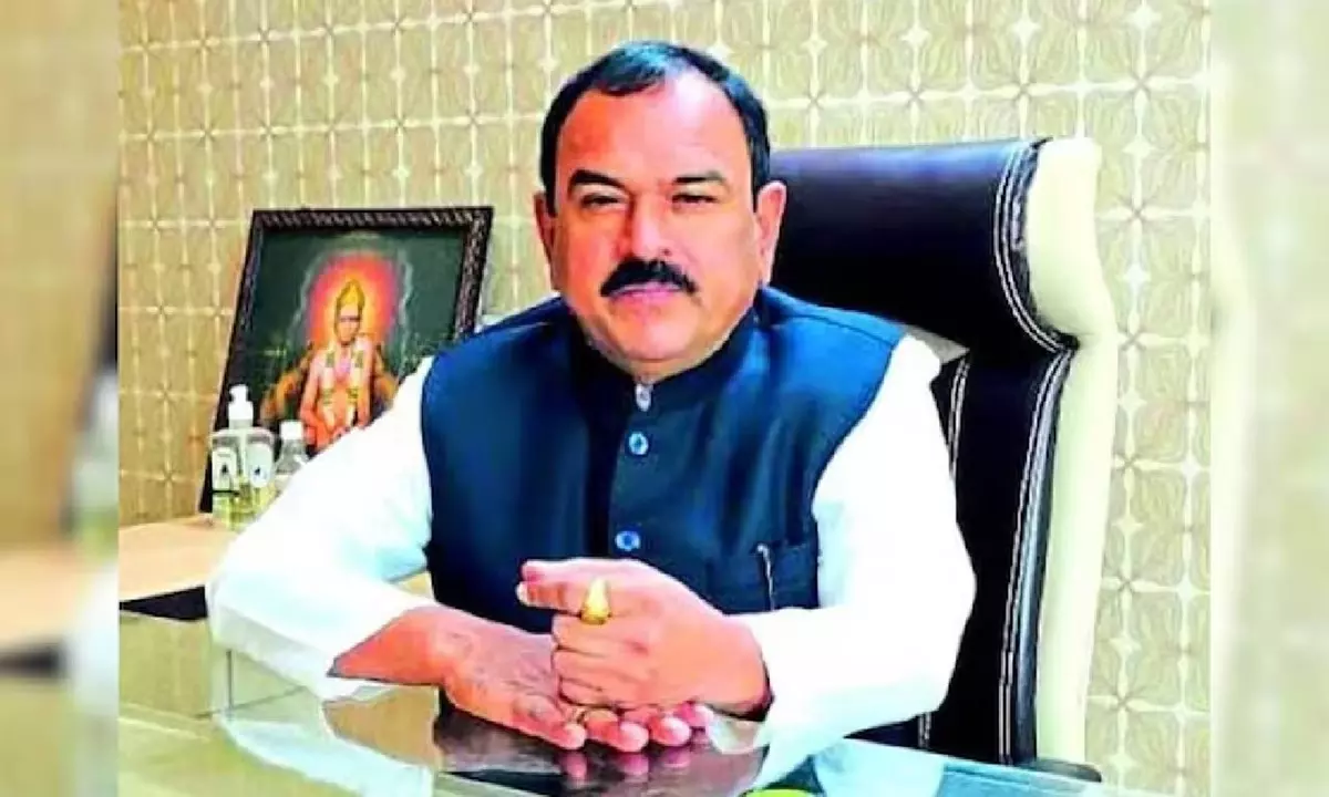 మహారాష్ట్ర సెలబ్రిటీ జ్యోతిష్యుడు అరెస్టు