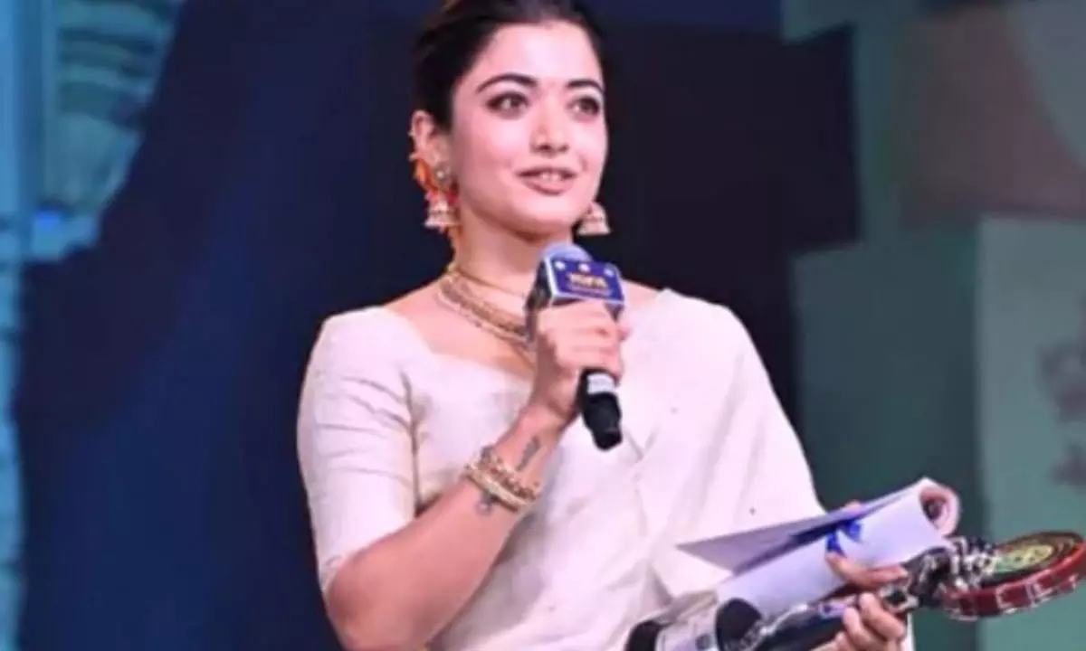 ట్రోల్స్ నుంచి అవార్డు వరకు.. గద్దర్ వేదికపై రష్మిక ఎమోషనల్