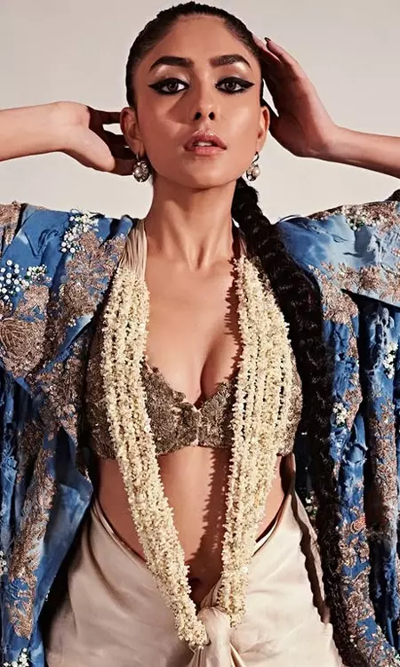 Mrunal Thakur is Full Of Funk