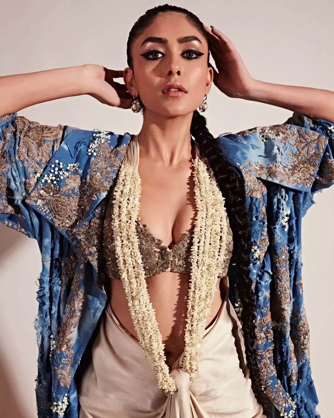 Mrunal Thakur is Full Of Funk