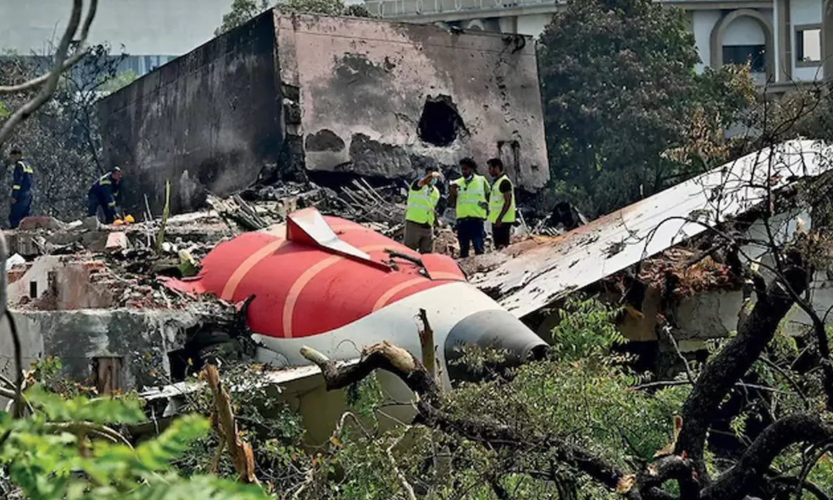 అహ్మదాబాద్ ఎయిర్ క్రాష్ ట్విస్ట్.. 11 ఏళ్లుగా కొనసాగుతున్న లోపాలు బయటకు!.