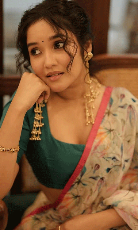 Anikha Surendran Looks Graceful in Floral Saree