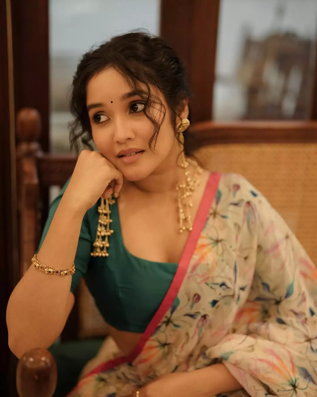 Anikha Surendran Looks Graceful in Floral Saree