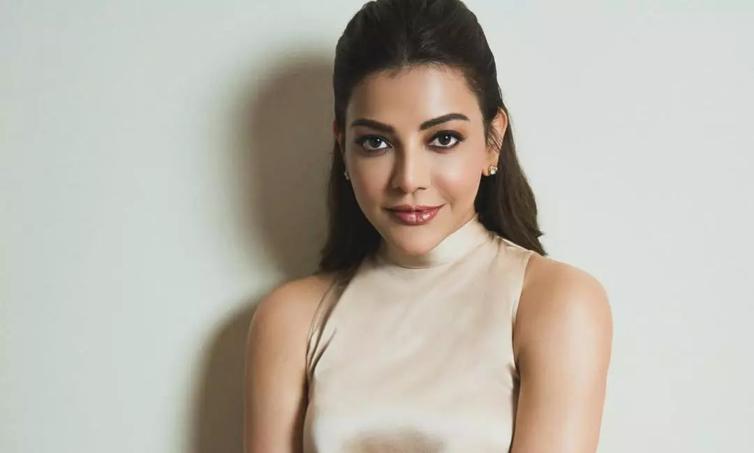 పిక్ టాక్: గ్లామర్‌కు న్యూ డెఫినిషన్ ఇచ్చిన కాజల్… 40లోనూ యూత్ ఫుల్ లుక్!