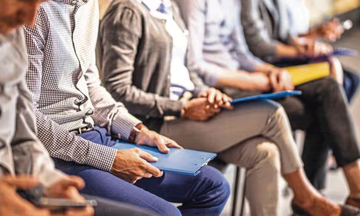 నిరుద్యోగ కోరల్లో భారతీయ పట్టభద్రులు - ఏపీయూ సంచలన నిజాలు..