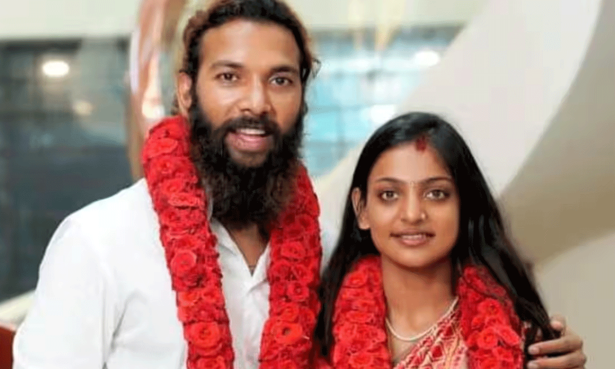 చంపేస్తామ‌ని బెదిరిస్తున్నారు.. కుంభ‌మేళా మోనాలిసా ఫిర్యాదు