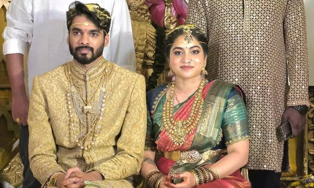 పెళ్లి పీటలెక్కిన పునర్నవి భూపాలం.. ఫోటోలు వైరల్!