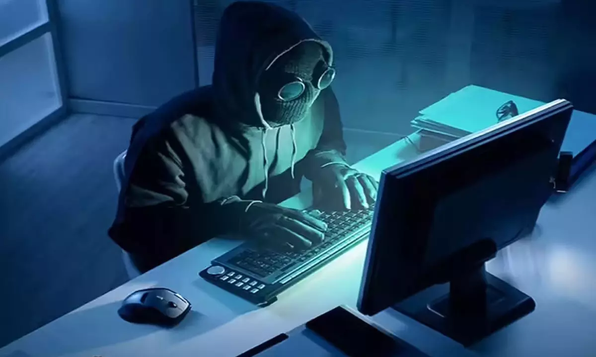 మాజీ డీజీపీ మనమరాలుకు షాక్.. మోసం చేసిన సైబర్ నేరగాళ్లు