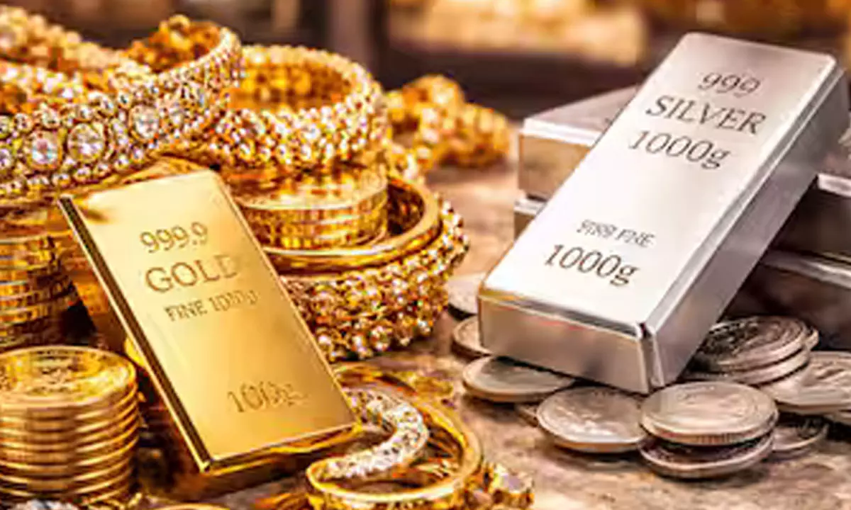 గోల్డ్ మార్కెట్ షాక్.. 15 ఏళ్ల తర్వాత భారీ తగ్గుదల