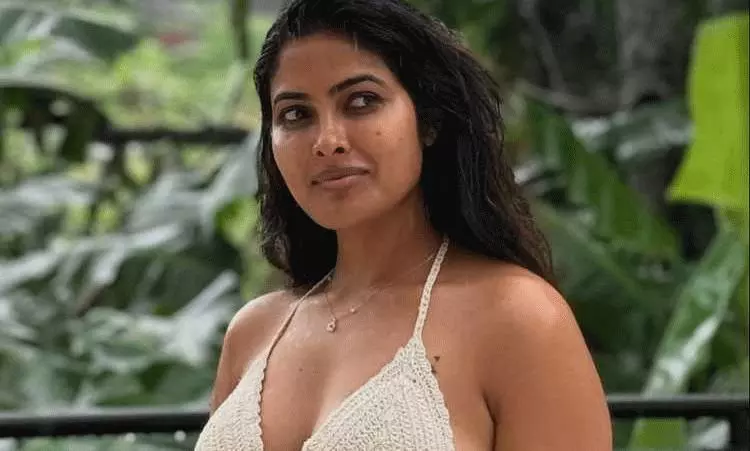 చెప్పిందొక‌టి, చూపించింది మరోటి!