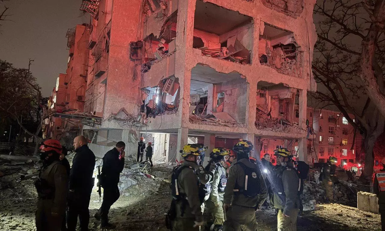 భారతీయులను వదలని ఇరాన్.. లిటిల్ ఇండియాపై దాడి.. కలకలం