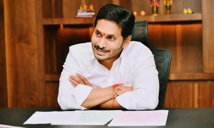 జగన్ ఇమేజ్ : లక్ష కోట్ల నుంచి తల్లీ చెల్లీ దాకా !