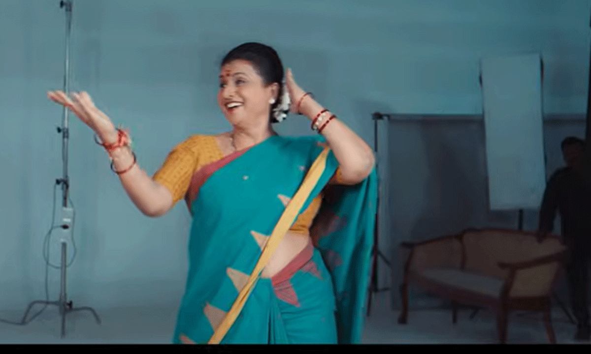 మాస్ స్టెప్పుల‌తో దుమ్ముదులిపేసిన రోజా!