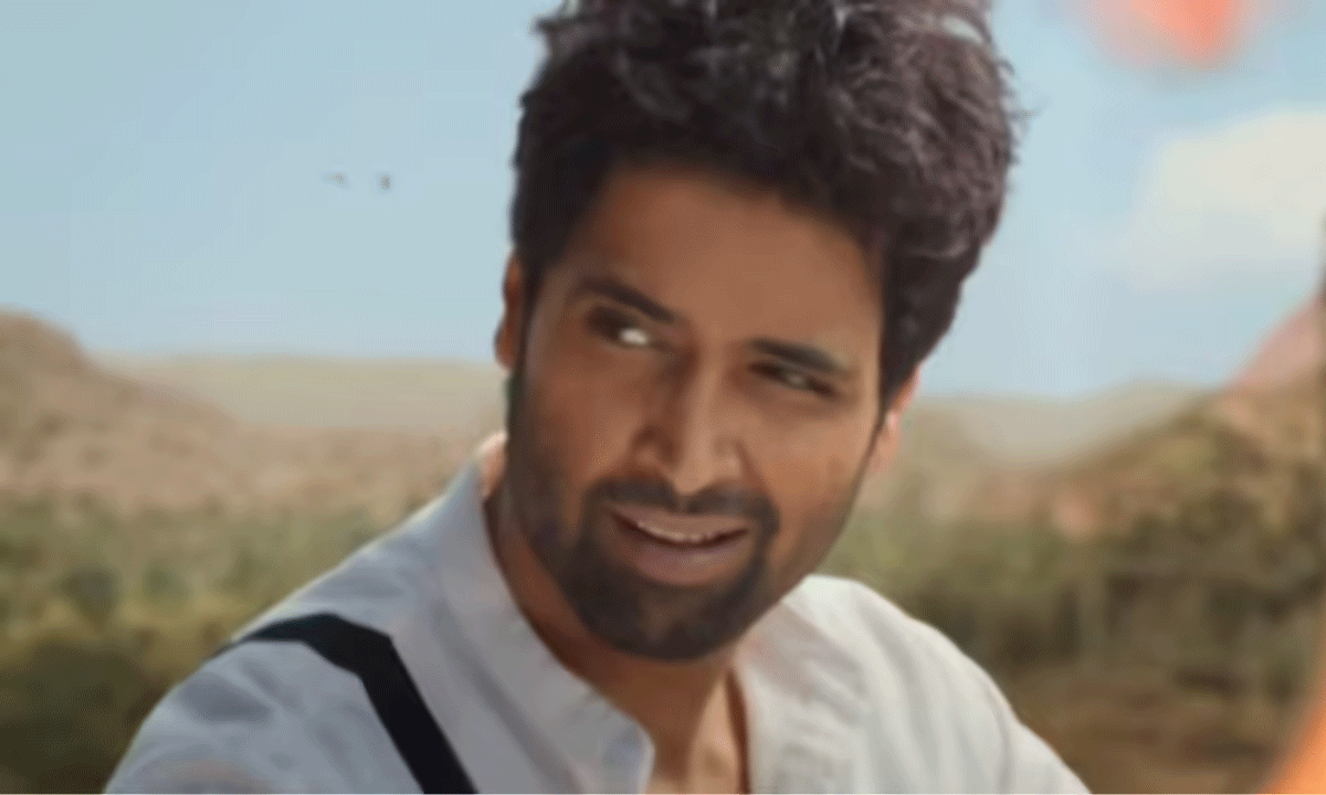 శేష్ సినిమాతో ల‌క్ ను టెస్ట్ చేసుకున్న బాలీవుడ్ స్టార్ కిడ్