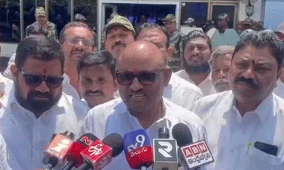 ‘‘మంచోడు మహేశ్’’ ఏలూరు ఎంపీకి తండ్రి సర్టిఫికెట్!