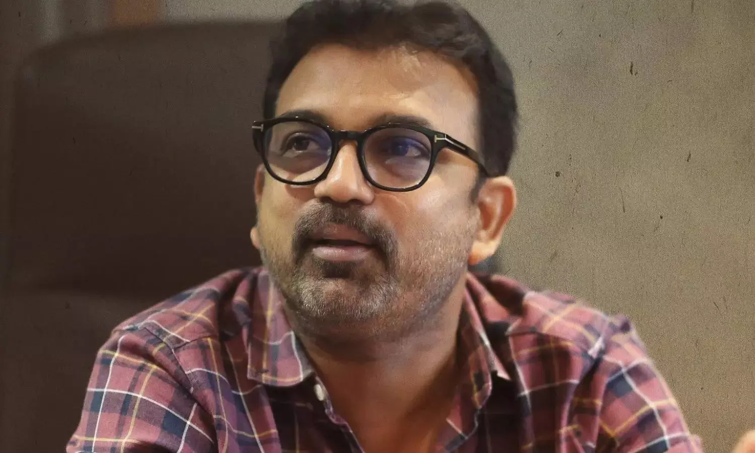 స్టార్ డైరెక్ట‌ర్ మెట్టు దిగ‌డం క‌ష్ట‌మే?