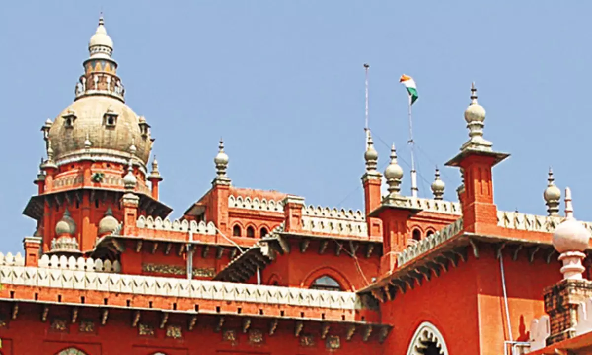 నిధులు మ‌ళ్లించిన ద‌ర్శ‌కుడు.. నిర్మాత‌కు వ‌డ్డీతో చెల్లించాల‌ని కోర్టు తీర్పు