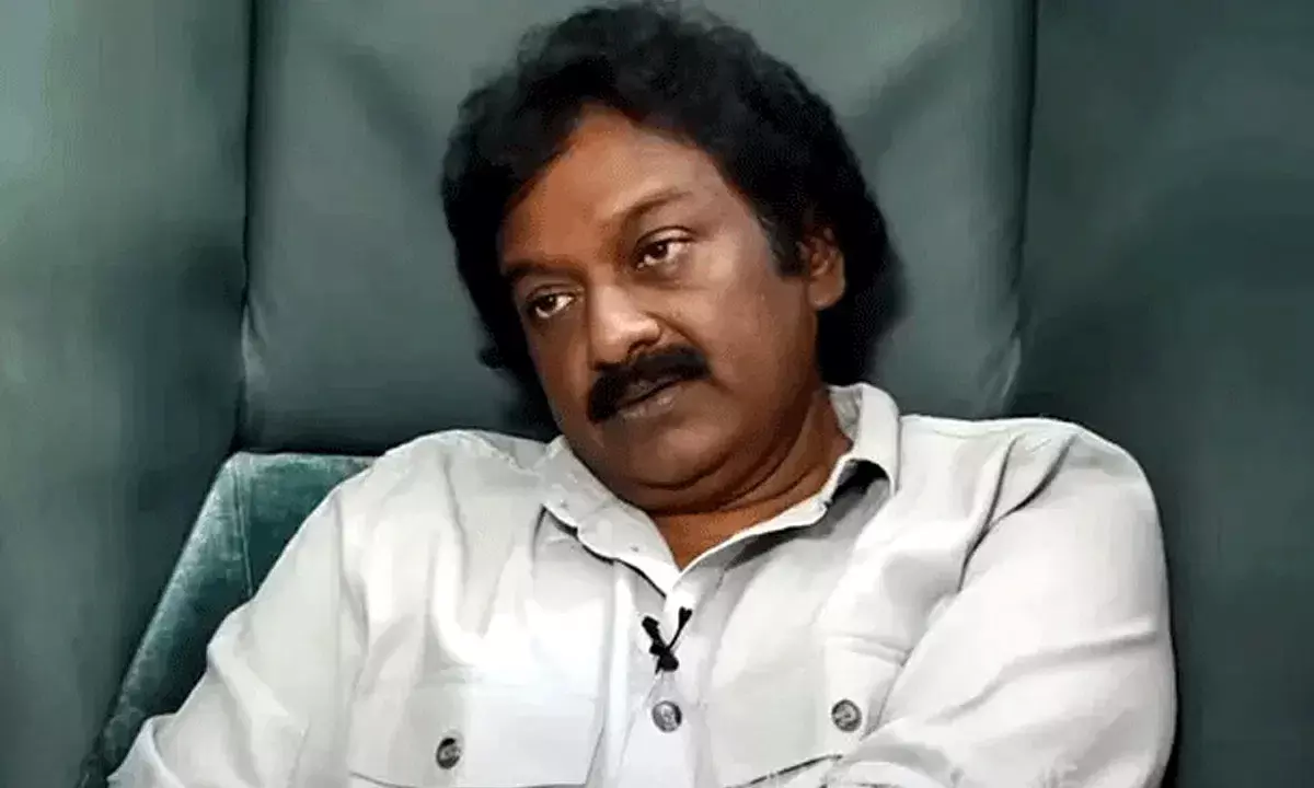 క్రేజీ డైరెక్ట‌ర్స్ సైలెన్స్‌కి కార‌ణం అదా?