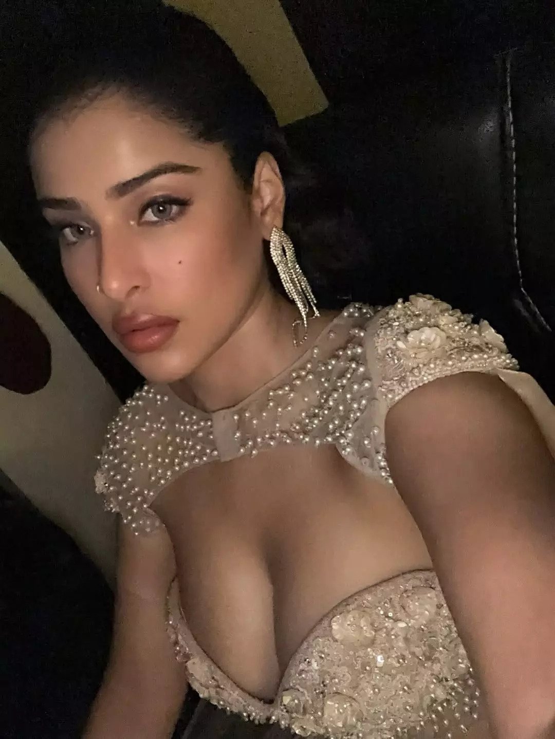 Edin Rose’s Bold Mirror Selfie in Lehenga Sets Social Media on Fire
