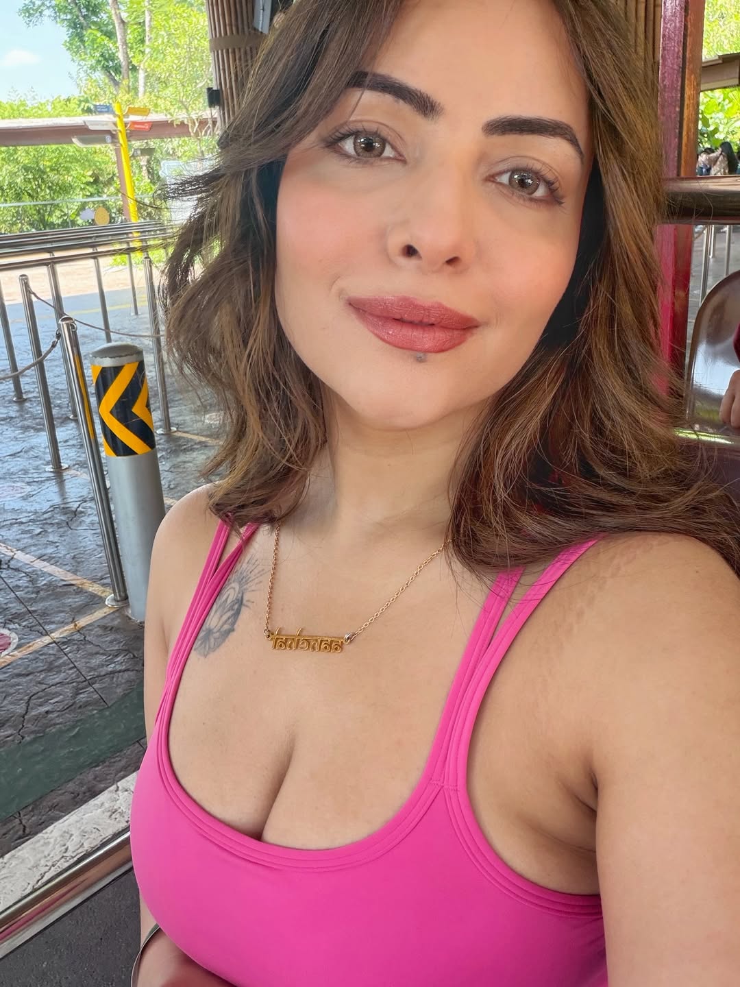 Aanchal Munjal’s Cheerful Glow and April Vibes